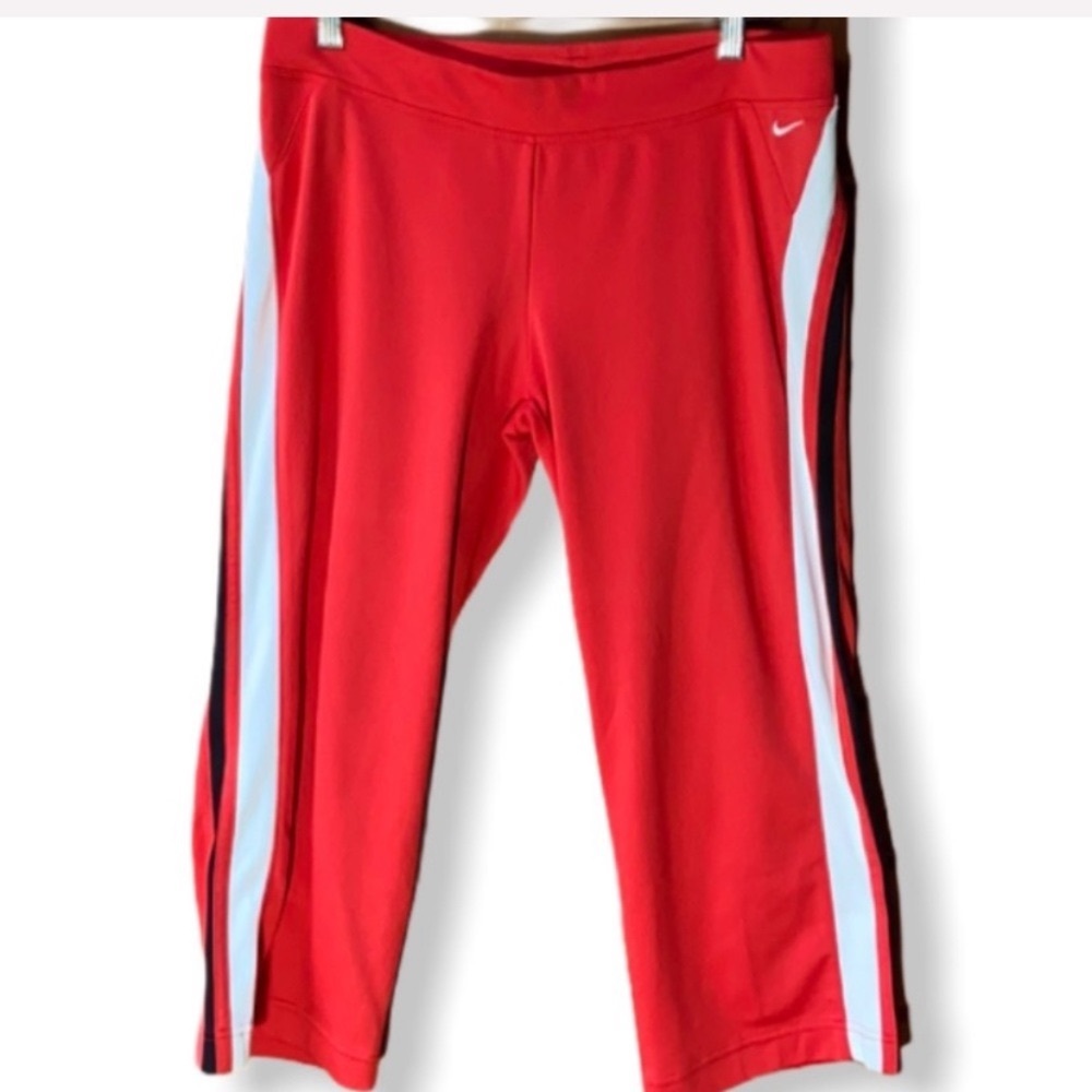 Nike Yoga Activewear 3/4 Length Exercise Pants Women’s Size M (8-10)